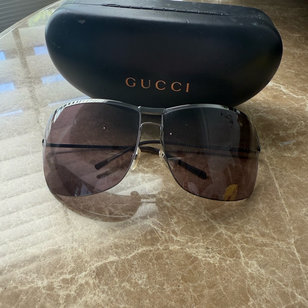 Gucci Silver and Black Aviator Sunglasses